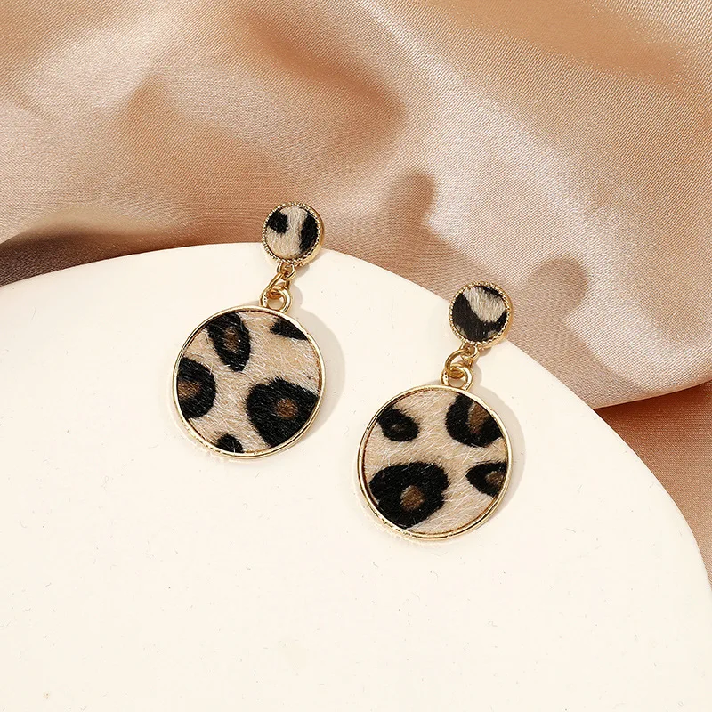 2020 Wholesale European and American Temperament Leopard Pattern Round Alloy Earrings Geometric Exaggerated Earrings Women