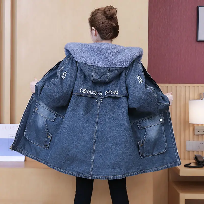 2025 Winter New Women Lamb wool Thick Denim Jacket 5XL Loose Hooded Windbreaker Coat Casual Zipper Jeans Outerwear Warm Parkas