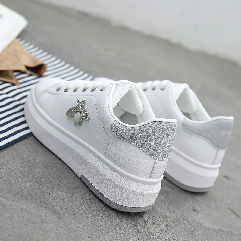 White Shoes Women Sneakers Casual Platform Fashion Rhinestone chaussures femme bee Lady footware Walking shoes ST351