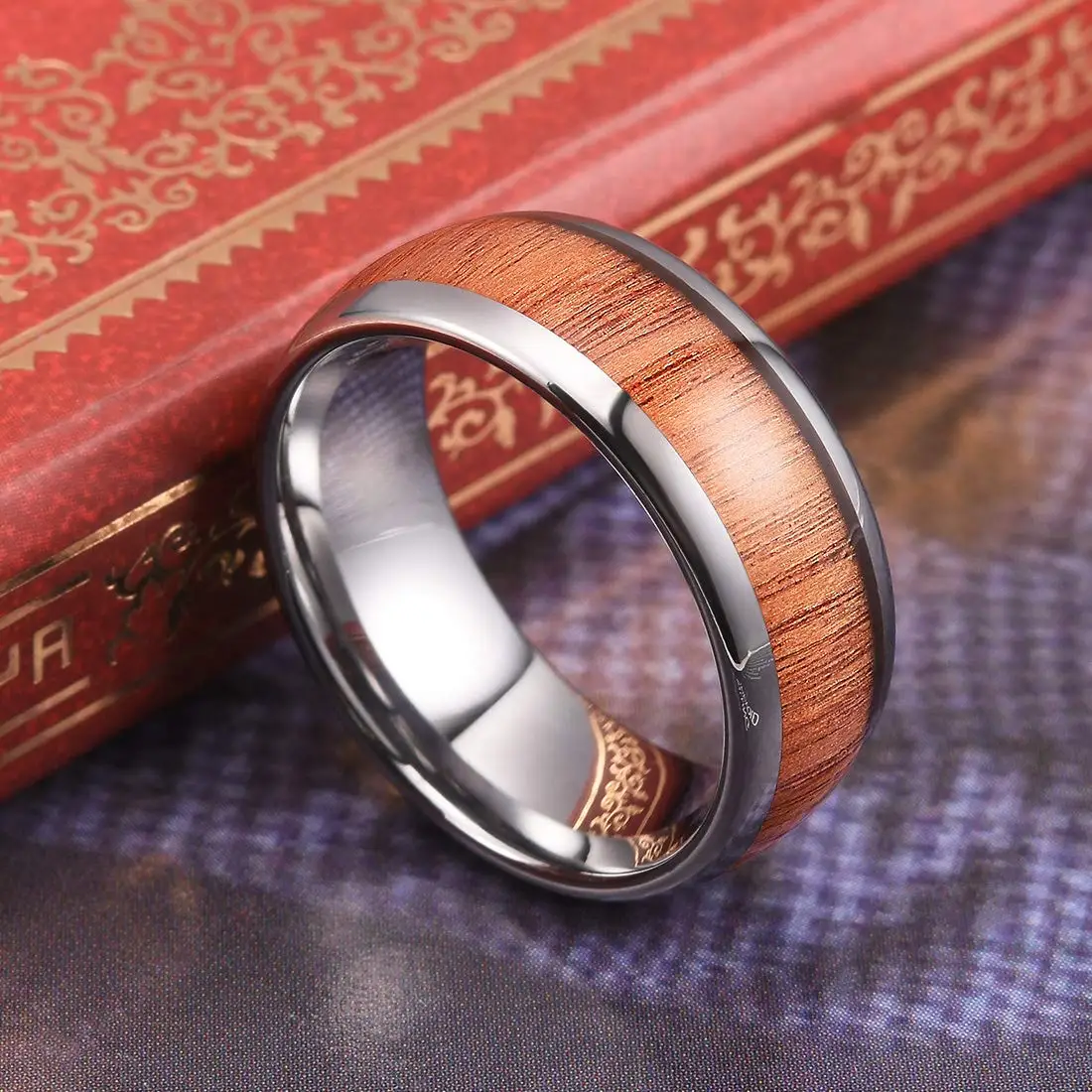 Luxury Mens 8mm Koa Wood Arrow Inlay Titanium Wedding Ring Viking Hunting Stainless Steel Engagement Ring Men Wedding Band Gift