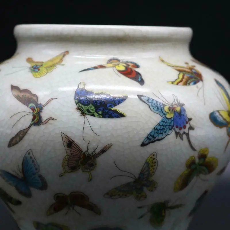 Chinese Famille Rose Porcelain Jar Butterfly Design Pot 5.2 inch