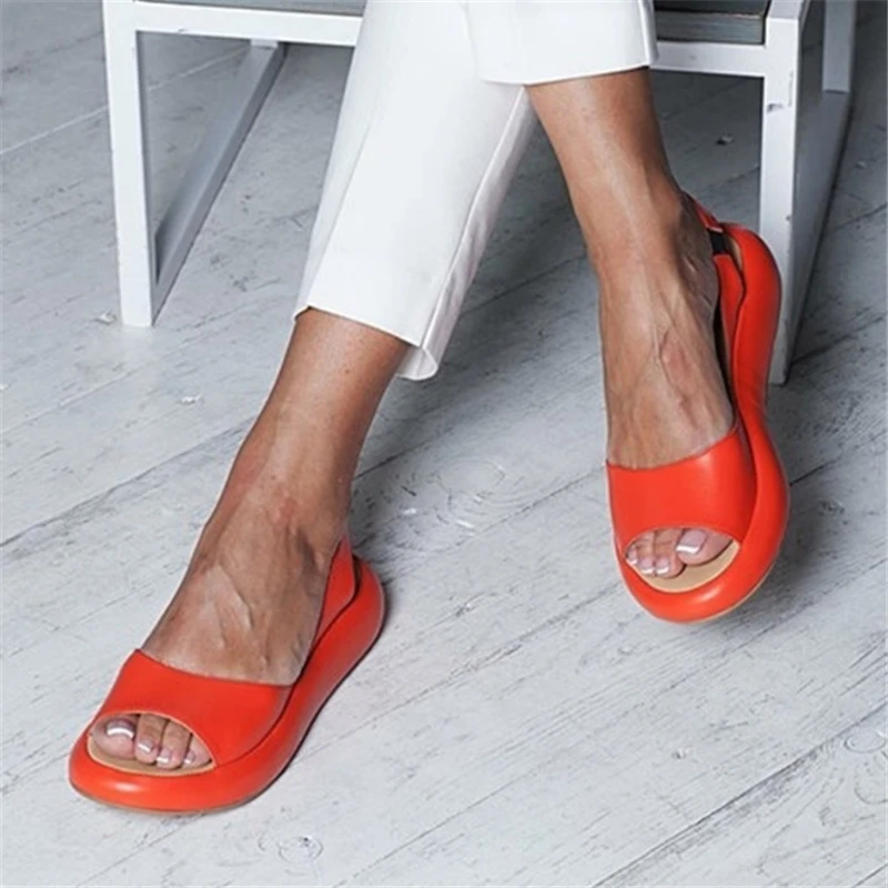 New Peep Toe Slippers Women Fashion Outdoor Flat Sandals Casual Beach Shoes Thick Sole Sandals Summer Elegant Platform Slippers