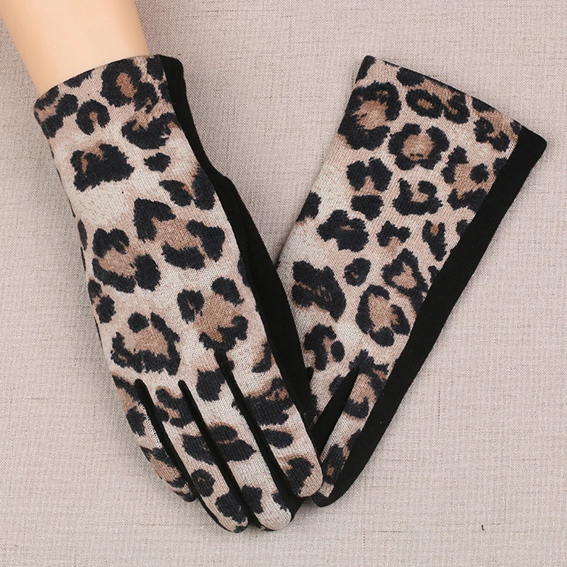 Women Winter Warm Plush Inside Full Finger Leopard Cycling Mitten Female Cashmere Wool Knit Touch Screen Driving Glove K11