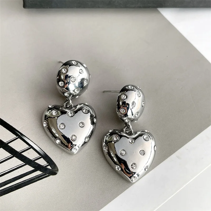 Korean New Silver Color Crystal Heart Decorated Metal Love Drop Earrings For Women Fashion Jewelry Statement Earings Brincos