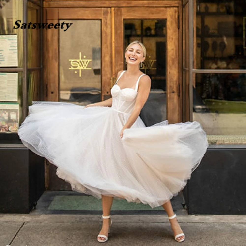 White Short Wedding Dress Dot Tulle Sweetheart Wedding Gown Elegant Tea Length Vestidos de novia Boho Bridal Dress Beach