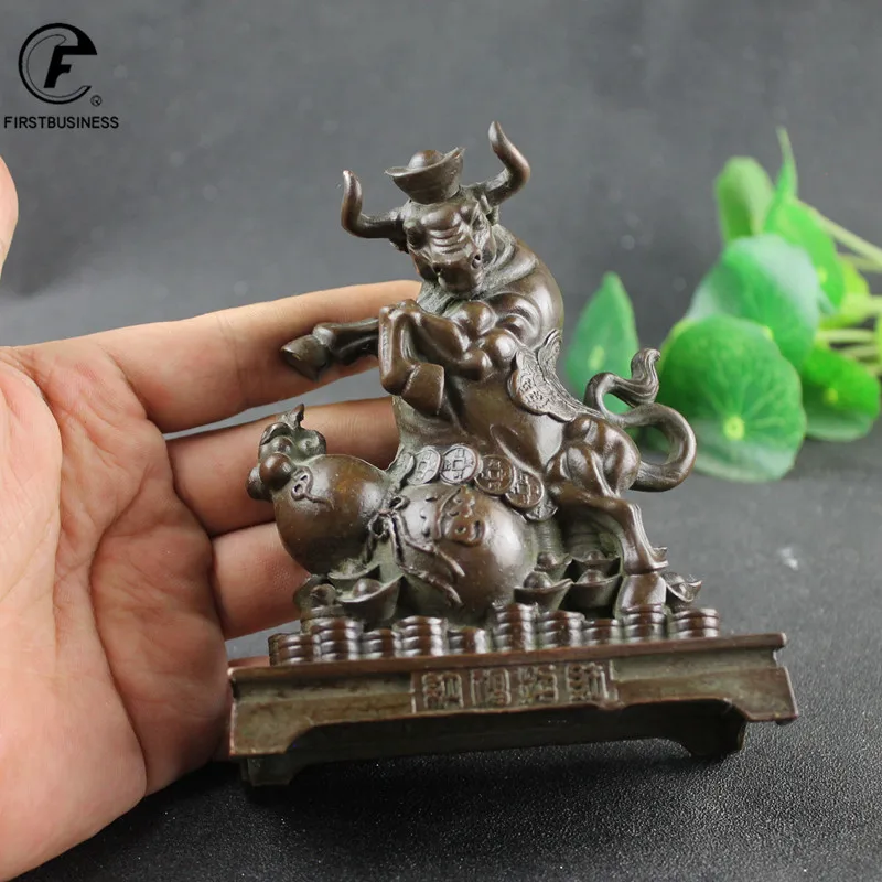 2022 NEW Antique Bronze Wall Street Bullfight Statue Tabletop Ornaments Brass Zodiac Animal Bull Figurines Desktop Decorations