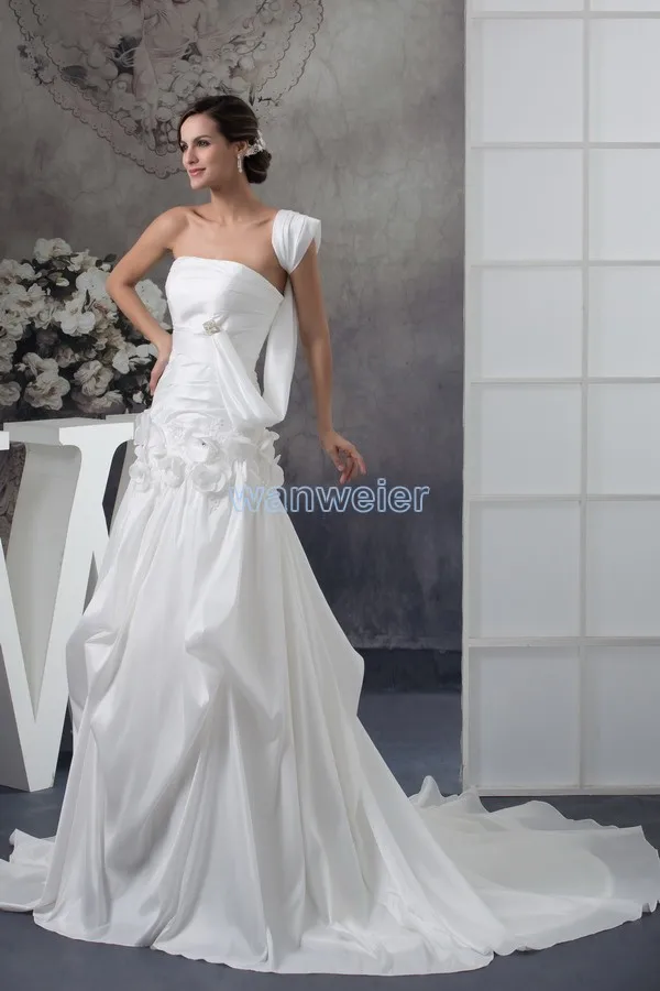 drop shipping 2025 new design hot seller custom size/color appliques ball gown bridal gown plus size train white wedding dress