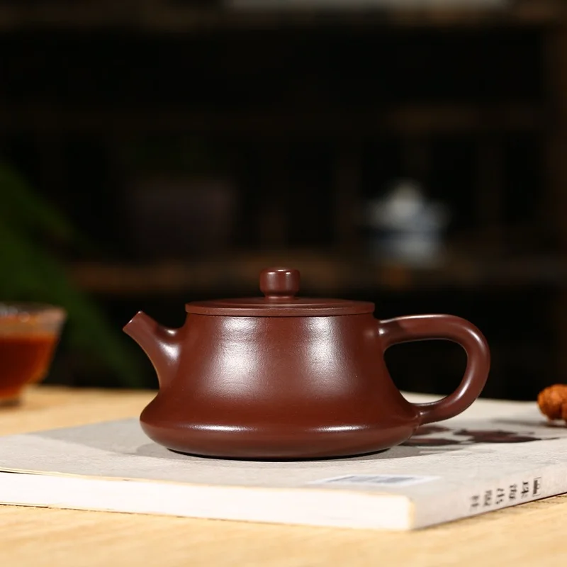 

Zisha teapot Yan Liquan handmade raw material Zizhu clay wide mouth Ladybug teapot home kungfu tea set painting gold 230cc