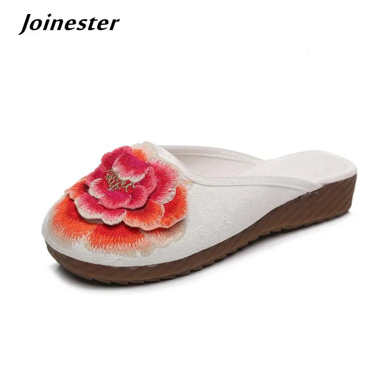 Flower Embroider Ethnic Women Slippers Closed Toe Retro Sandals for Female Summer Shoes Casual Outdoor Slides Satin Wedge Mules