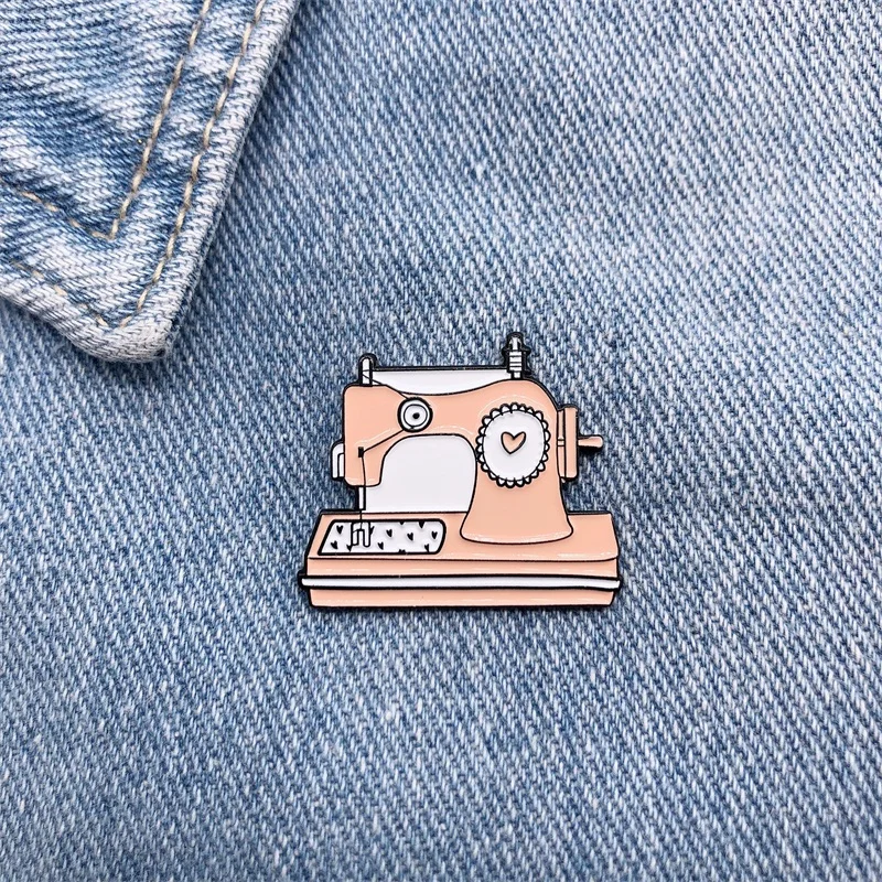 Creative Fun Cartoon Love Retro Sewing Machine Enamel Brooch Alloy Badge Denim Clothes Bag Pin Cute Sweet Punk Jewelry Gift