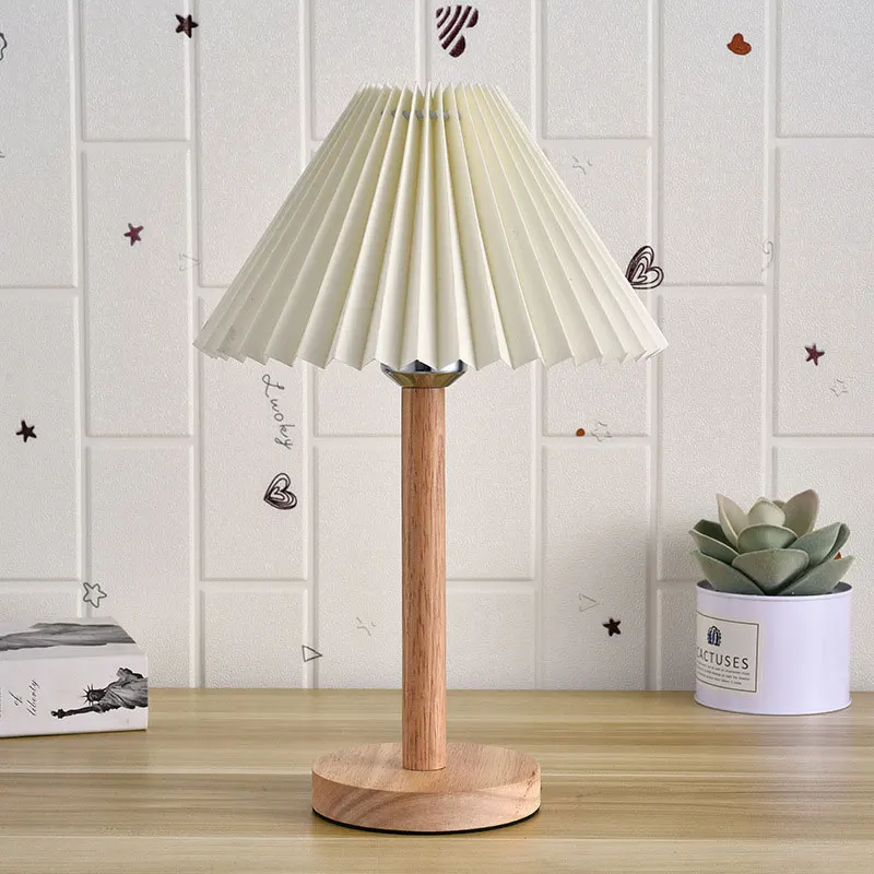 

Vintage Pleated Fabric Table Lamp Nordic Wood Desk Lamps Bedroom Bedside Light Stand Lighting Fixtures Living Room Home Decor