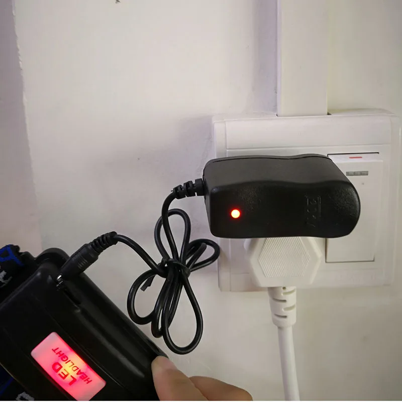 Zasilacz AC do DC 4.2V 0.5A 500ma 3.7V 18650 akumulator latarka reflektor zasilanie 3.5mm x 1.35mm wtyczka ładowarka