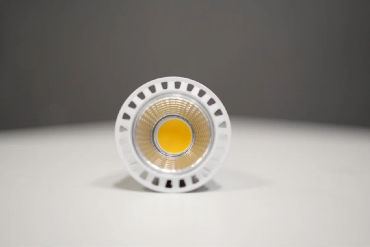 Żarówka LED COB E27 7W o wysokim CRI RA 95+, reflektor LED, lampa wpuszczana, AC85V-265V, neutralna biel 4000K, do biura, pokoju, kuchni.