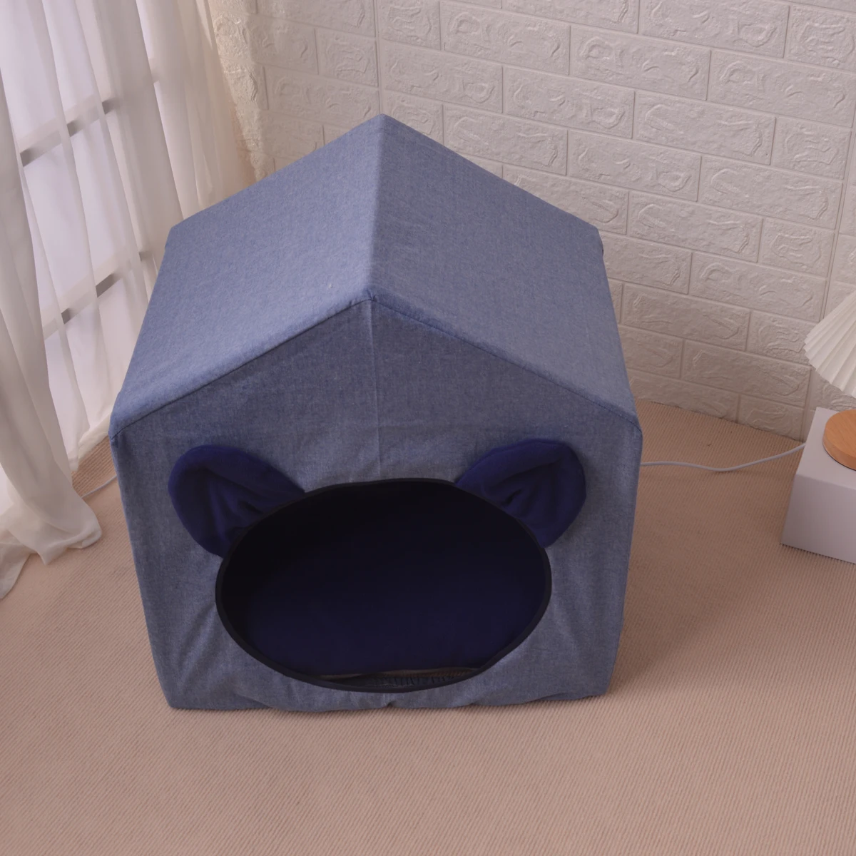 Cartoon pet house dog cute small house pet house with thick cushions