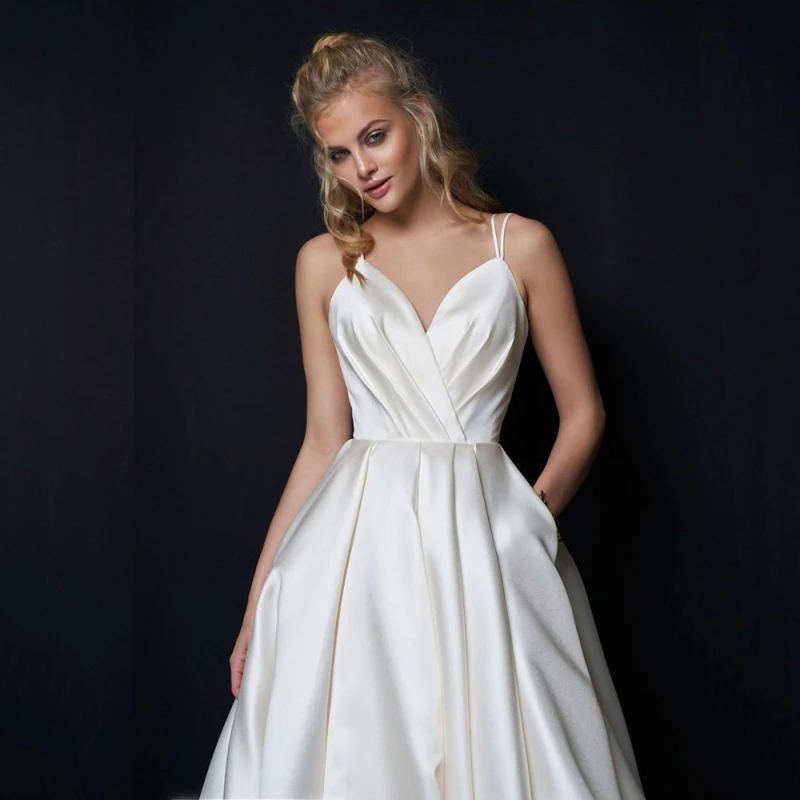 Simple Elegant Wedding Dress Sweetheart Neckline High Side Split Satin Bridal Gowns Sexy Spagetti Straps Brides Dress