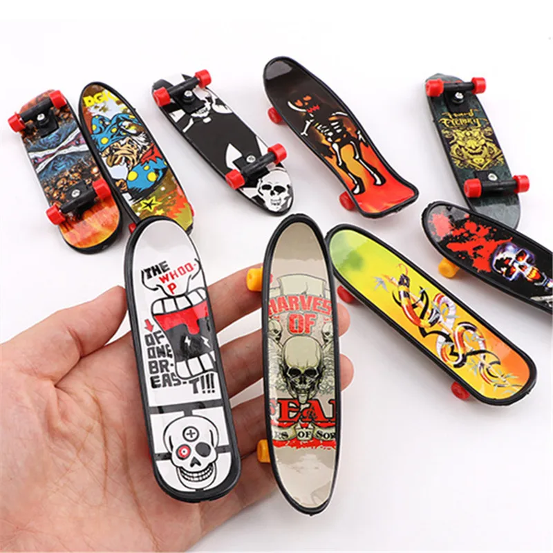 24 pz Mini plastica pollice dito Skateboard Desktop giocattolo punta delle dita movimento tastiera ruota bambini giocattolo Finger Skate board FSB