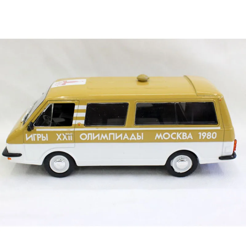 1:43 scale Winter sports special car vintage Russia RAF2203 Latvia retro van Collection Diecast alloy car model Metal toy