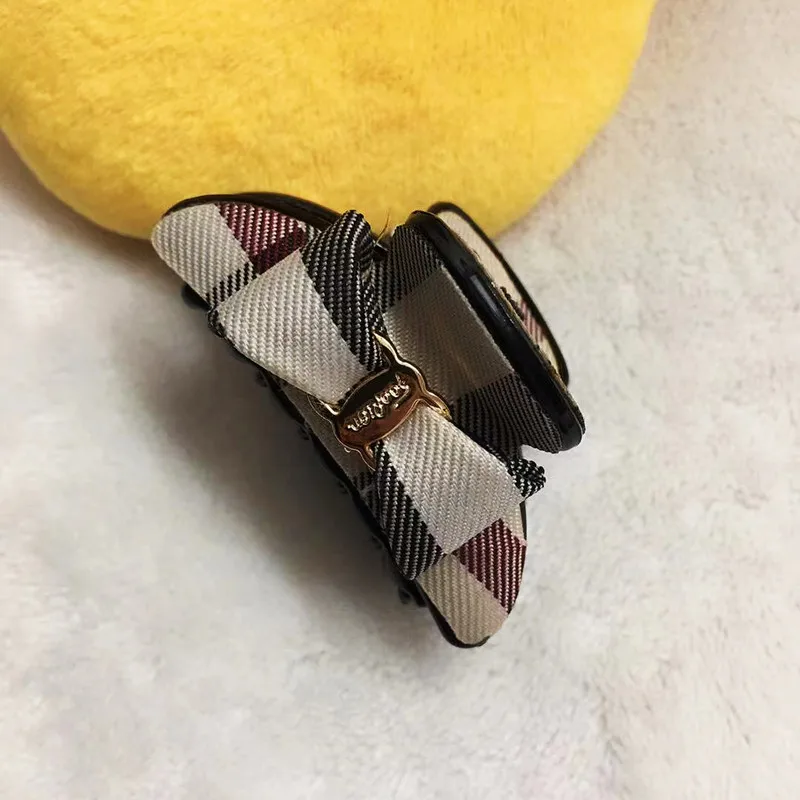 2021 New Fashion Acrylic Hair Claw Clip For Women British Plastic Plaid Hair Accessories New Handmade Exquisit Grid Shark Clips