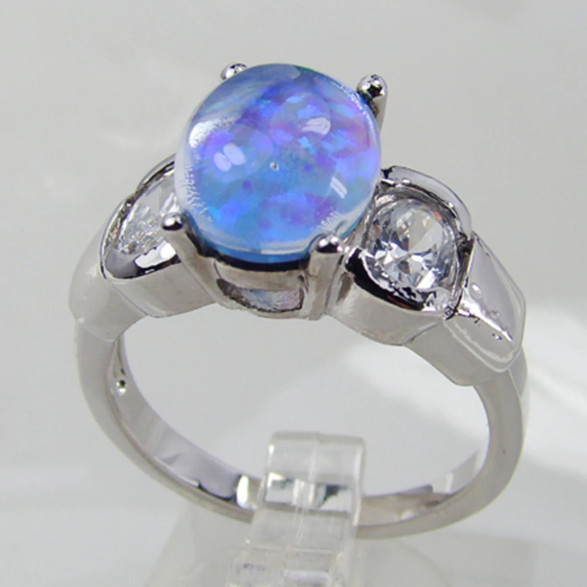 Anello Midi opale blu In argento Sterling di Lucy Loves Neko