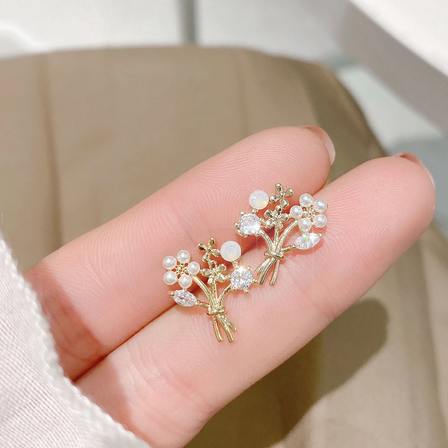 

New Earrings for Women Zircon Pearl Christmas Tree Leaf 14k Plated Gold Exquisite Stud Earring Pendant Korean Fashion Jewelry