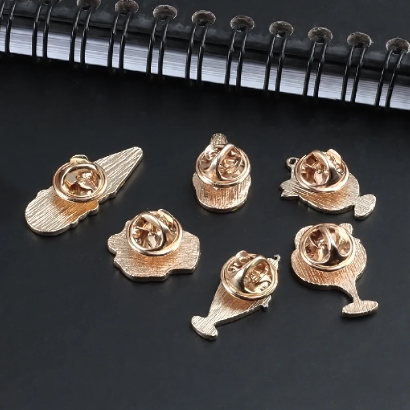 Ice Cream Enamel Pin Custom Cute Cartoon Food Women Summer Brooch Bag Clothes Lapel Pins Badges Fashion Jewelry Gift for Friends