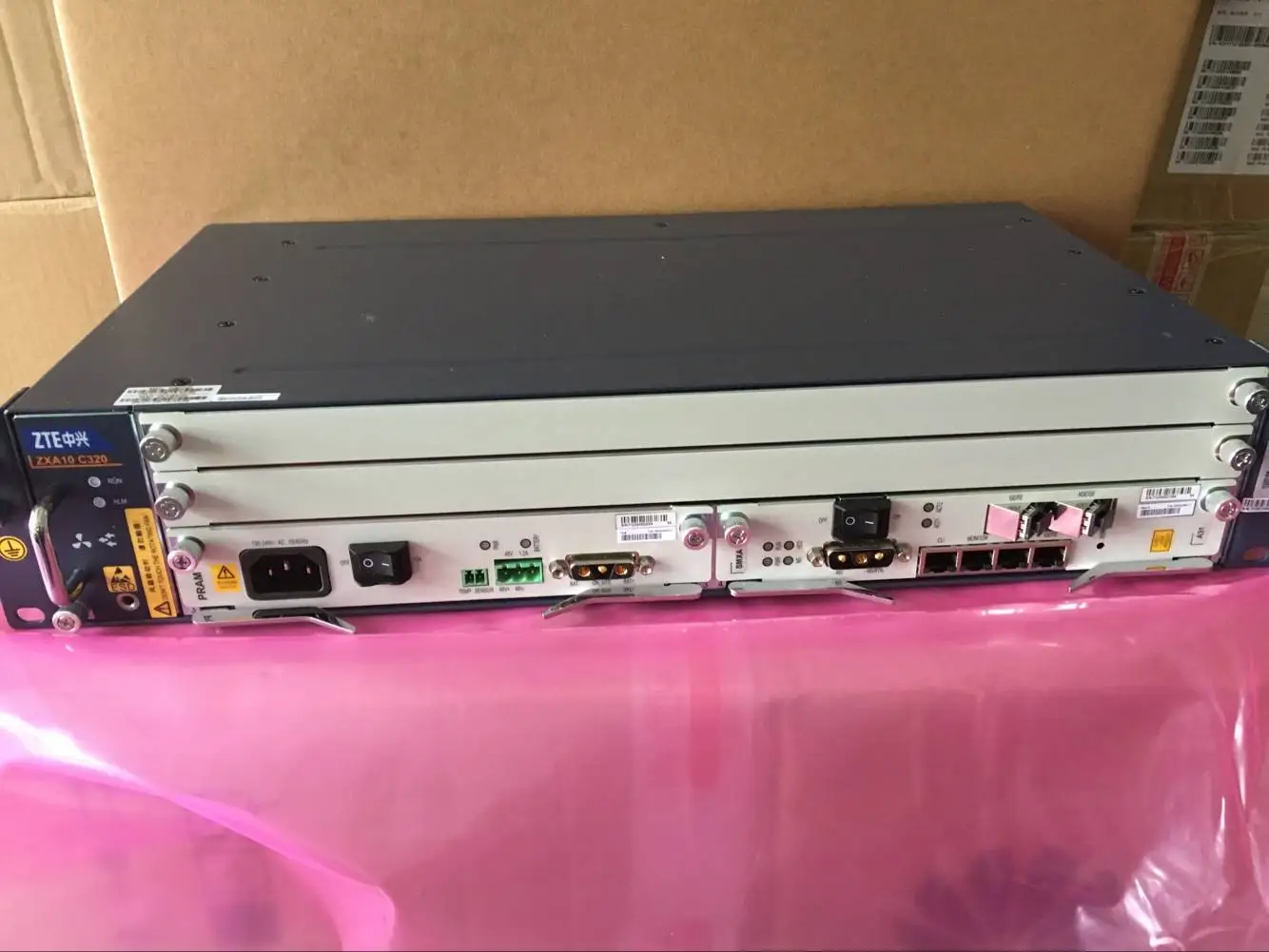 

OLT ZXA10 C320 1GE Optical Line Terminal Equipment,GPON 1*SXMA/3, A30/A31 1*PRAM card,AC+DC Power supply