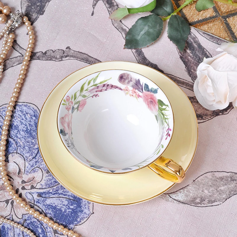 Bone China Coffee Cups and Saucer Set, Exquisite Gold Rim, Tea Water Cups, Beautiful Flower Teacup, Ceramic Kitchen Accessories,