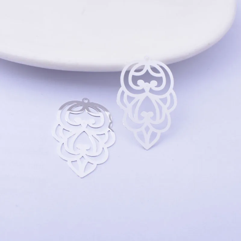 30 Stück AC12445 30*20mm Messing Bemalte Blumen-Ausstanzanhänger DIY Schmuck Ohrring-Zubehör – Detail 9