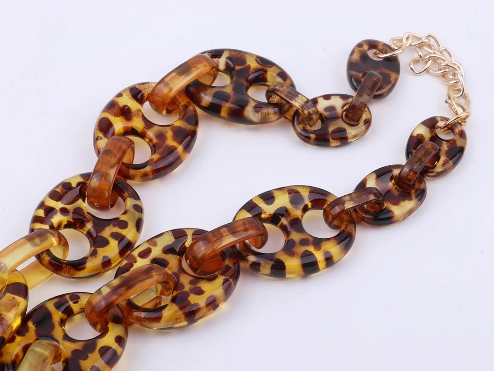 FishSheep Statement Leopard Geometric Acrylic Link Chain Necklace For Women Resin Coffee Bean Pig Nose Pendant Necklace Jewelry