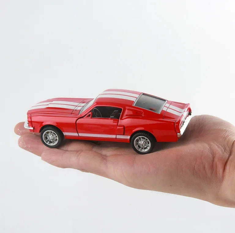 1:32 Scale Ford Mustang GT 1967 GT500 Pull Back Vehicles 13CM Open Door Alloy Car Toy Model Children\'s Toy