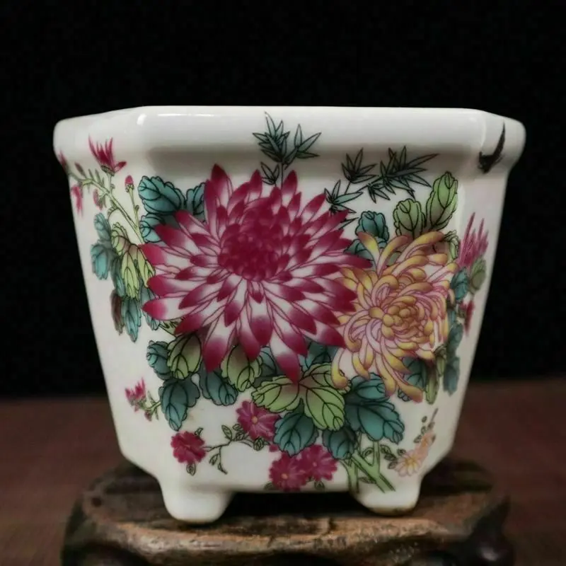 Chinese old porcelain Pastel flower pattern flower pot