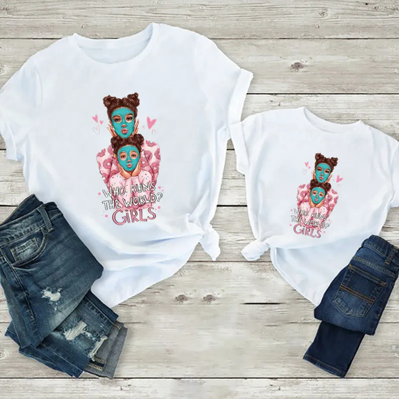 Completi coordinati per la famiglia bella mamma d\'amore con stampa figlia t-shirt Fashion Family Look Tshirt donna ragazze vestiti divertenti