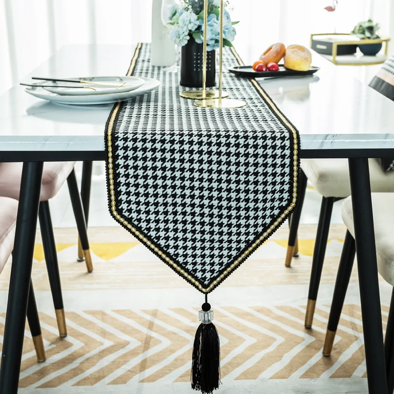 

Black White Grid Nordic Table Runners Tassels Modern Simplicity Table Flag Home Party Decoration Rectangular Table Cloth Covers