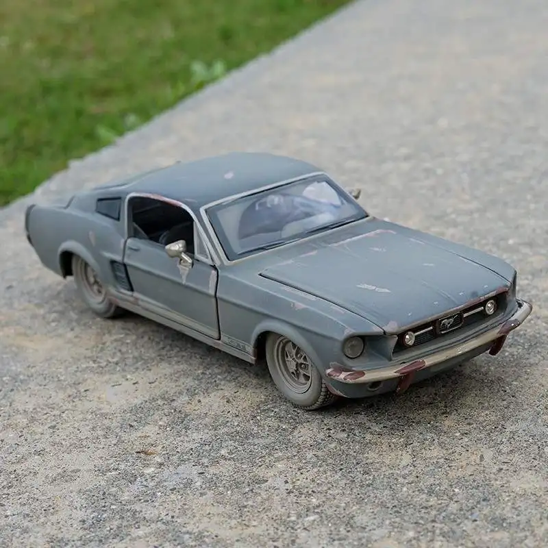 Maisto-coche antiguo Ford Mustang GT 1967, escala 1:24, coche de aleación, vehículo de juguete, coleccionable, regalo de cumpleaños para niños