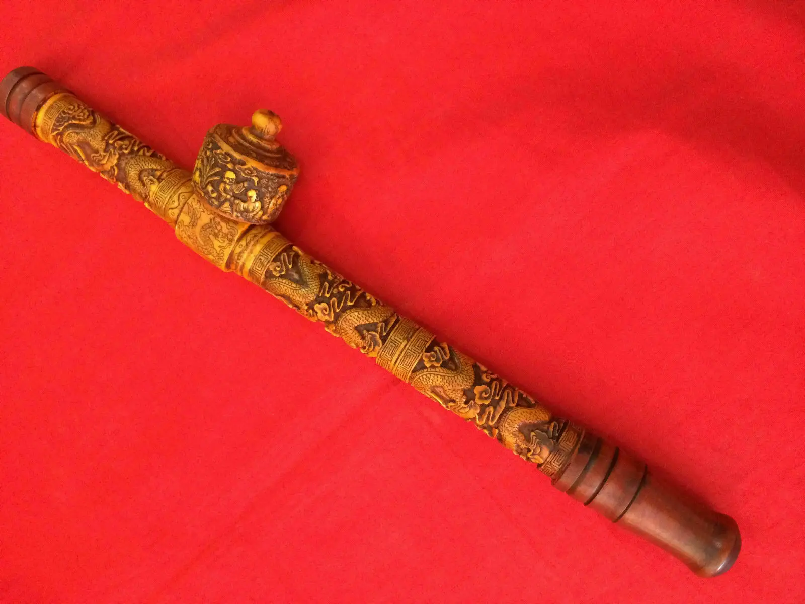 

antique The ancient Chinese dragon embossment long neck pipe