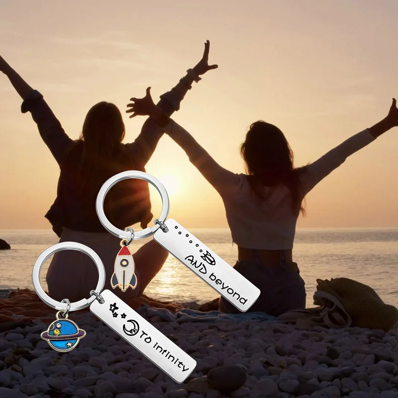 INFINITY MOON キーホルダー 2個セット　あまけ付 Amazon.com: Xiyantiji Sun and Moon Keychain Couples Gifts for