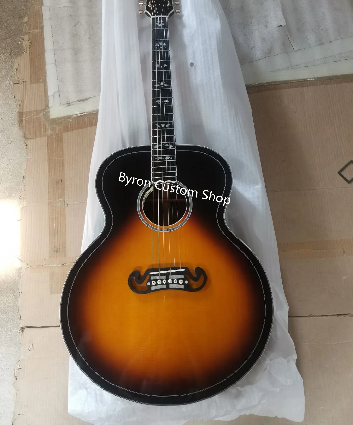 AAAA all solid Jumbo size guitar custom shop Collector’s Edition Classic Acoustic Guitar  Grand SJ-200 Bob Dylan