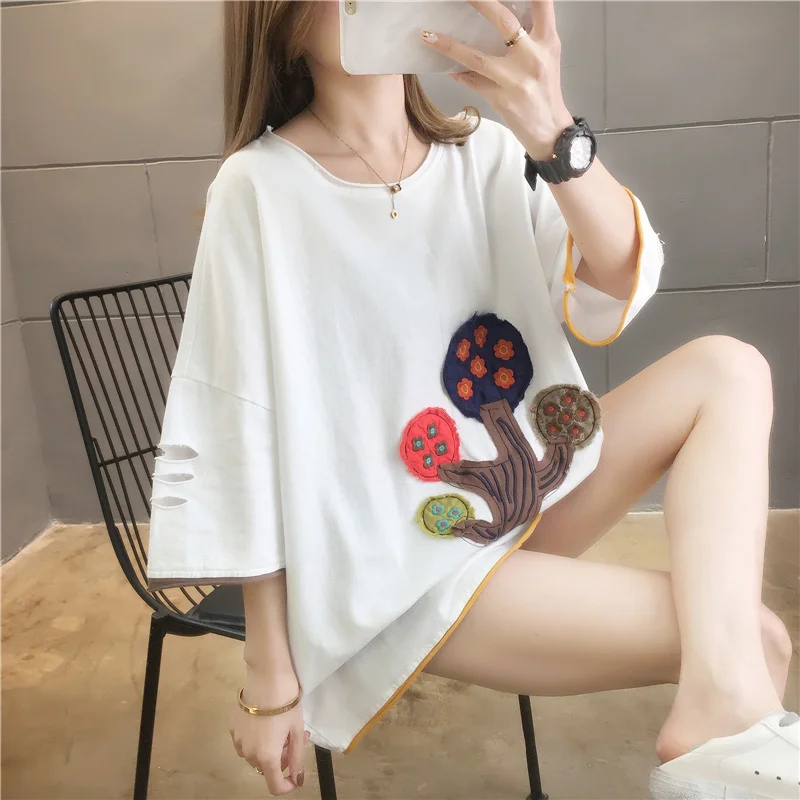 2020 Hot New Korean Version Of Loose Large Size Ladies T-shirt Round Neck Plant Embroidery Stitching Leisure Trend Female Tops