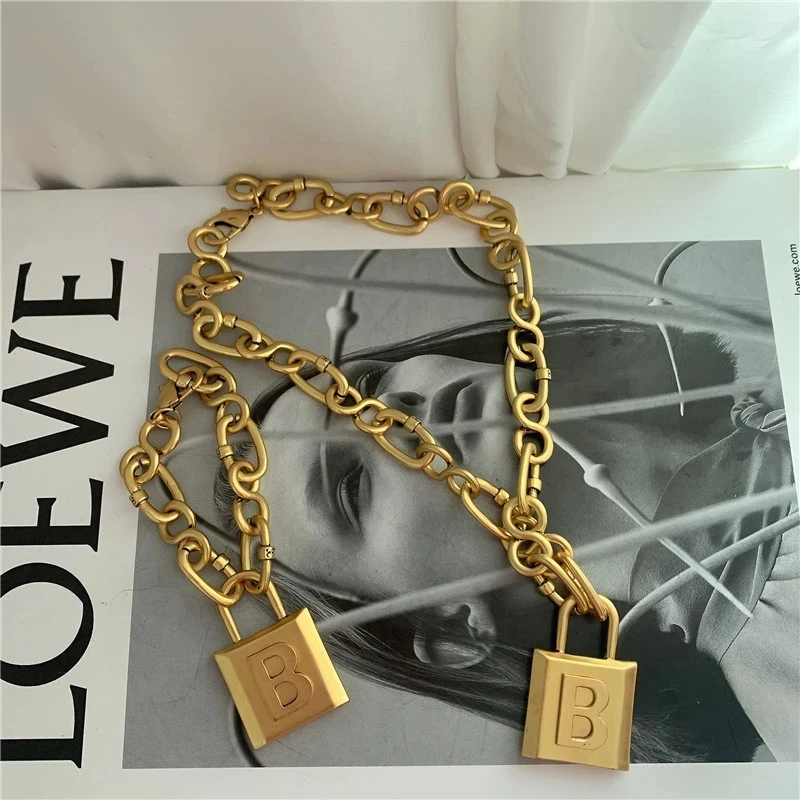 Vintage Chunky Metal Thick Chain Bracelet Necklace Geometric Letter Lock Pendant Necklace Fashion Women Punk Jewelry Accessories