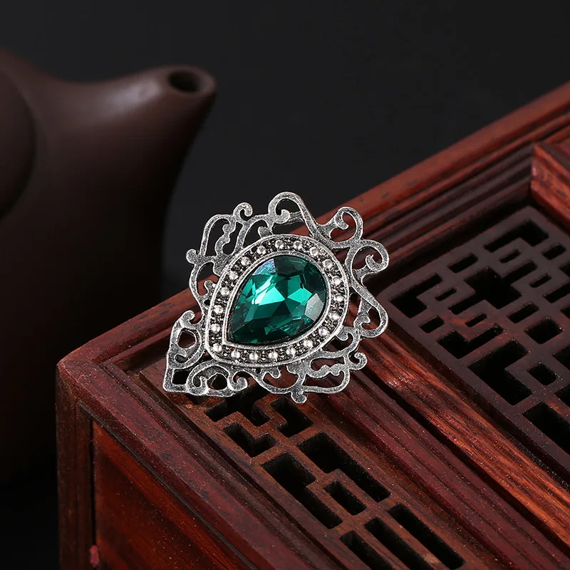 Simple Retro Hollow Lace Jewelry Water Drop 3-Color Inlaid Zircon Brooch For Women Feature Namour Charm Gift All Seasons