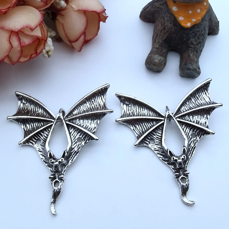 New (5 Pieces/batch) 42*40mm Retro Metal Vampire Bat Animal Antique Bronze Galvanized Alloy Bat Pendant DIY Jewelry Making