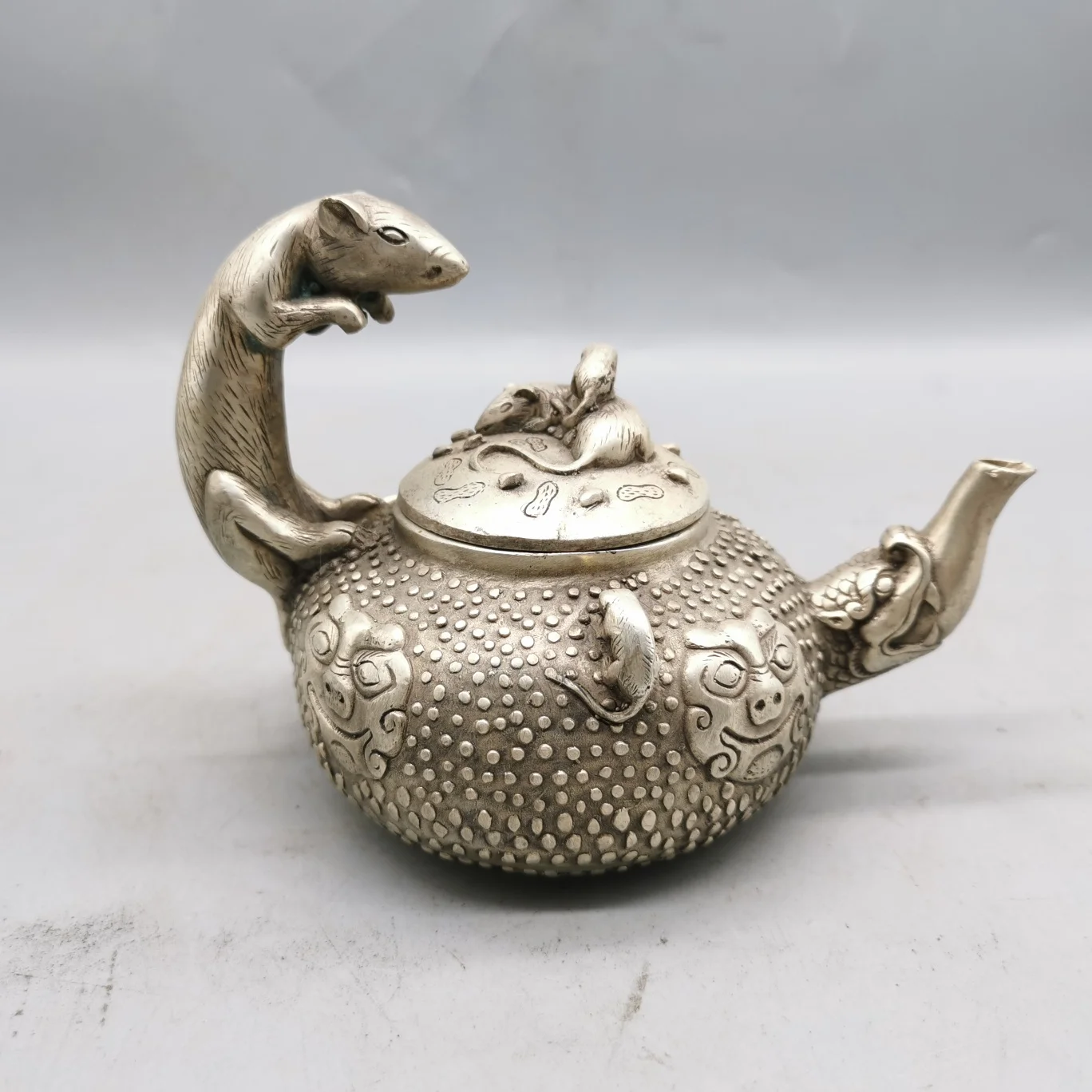Antique pure copper five rat teapot white copper kettle wine pot old objects Qianlong year mouse bronze pot ornaments