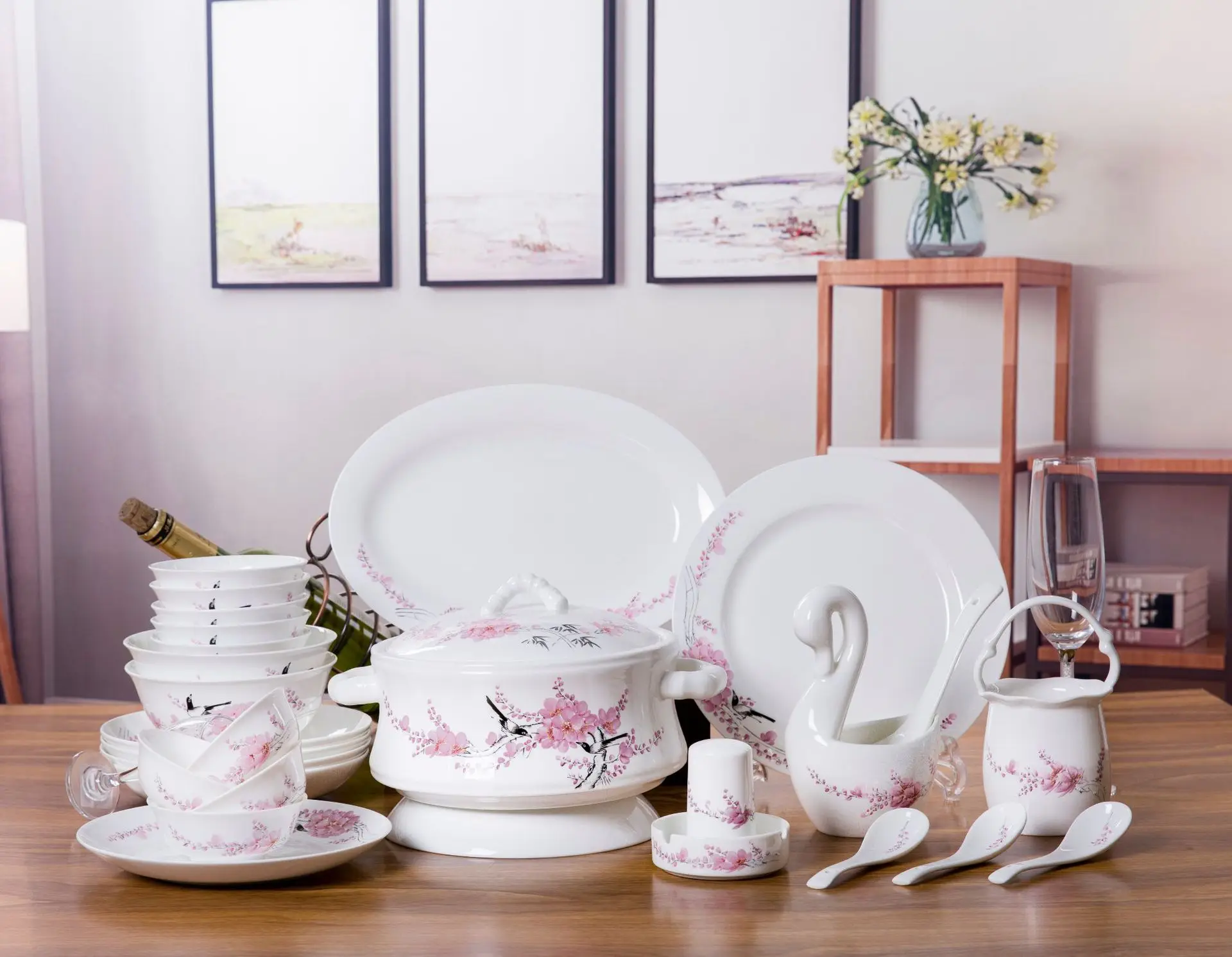 Wedding Guci hand painted tableware set Jingdezhen bone china tableware set gift China Household bowl and Dish Set