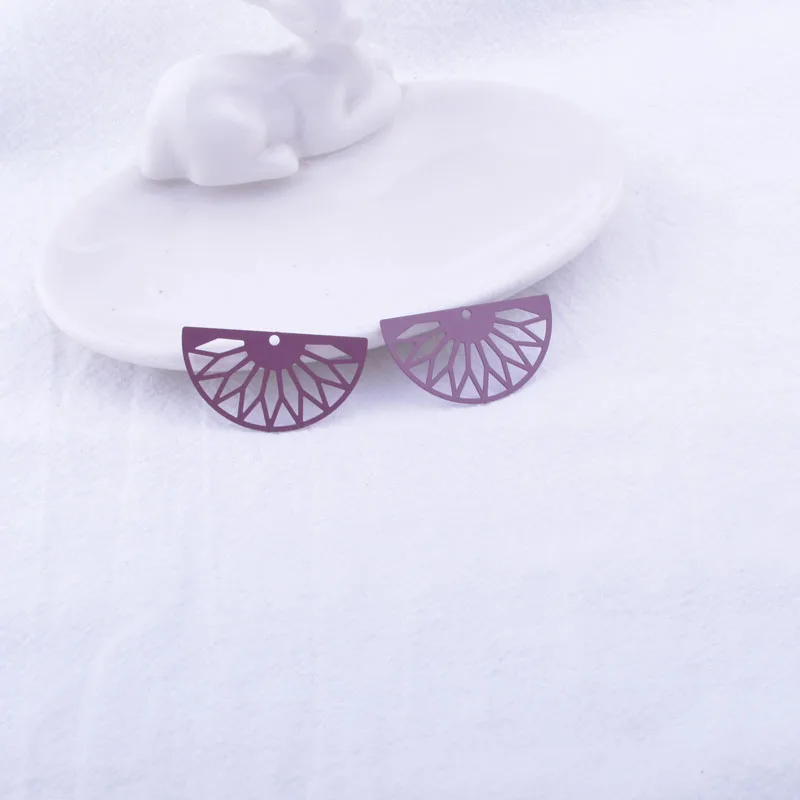 50 Stück AC11362 16*30mm Halbrunde Blumenanhänger Filigran Ausgehöhlter Anhänger DIY Schmuck Ohrring Herstellung – Detail 8
