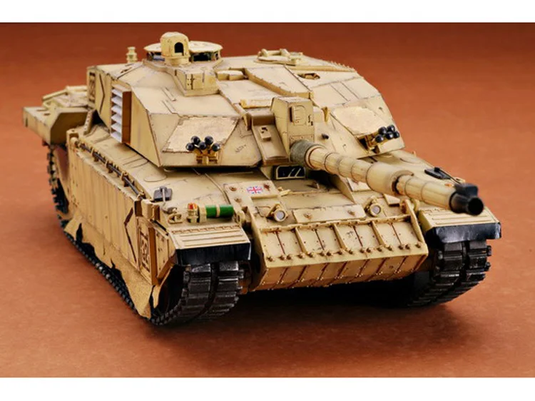 Trumpeter 1/35 00323 British Challenger 2 Iraq2003 MBT Main Battle Tank Display Children Toy Plastic Assembly Building Model Kit