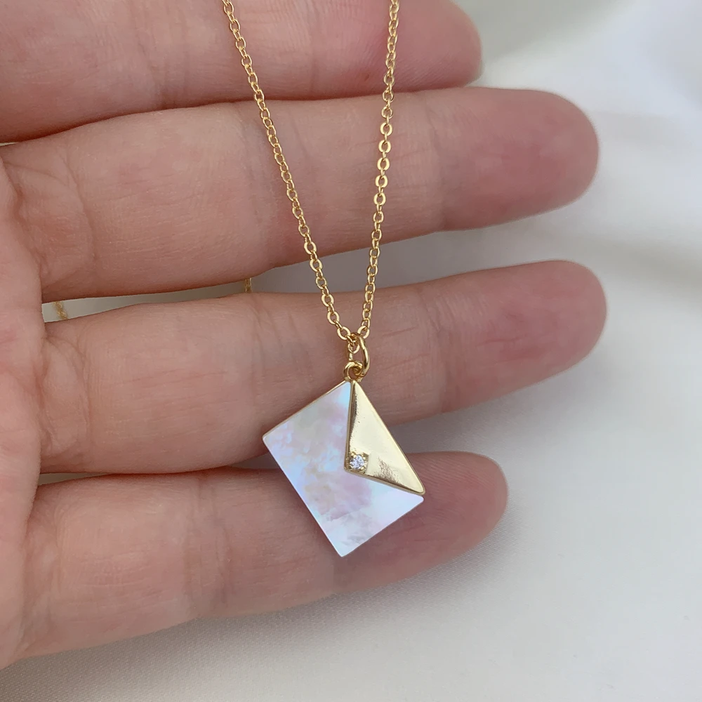 Fashion Envelope Choker Necklace For Women Plated Gold Chain Natural Mother of Pearl Shell Love Letter Pendant Girl Jewelry