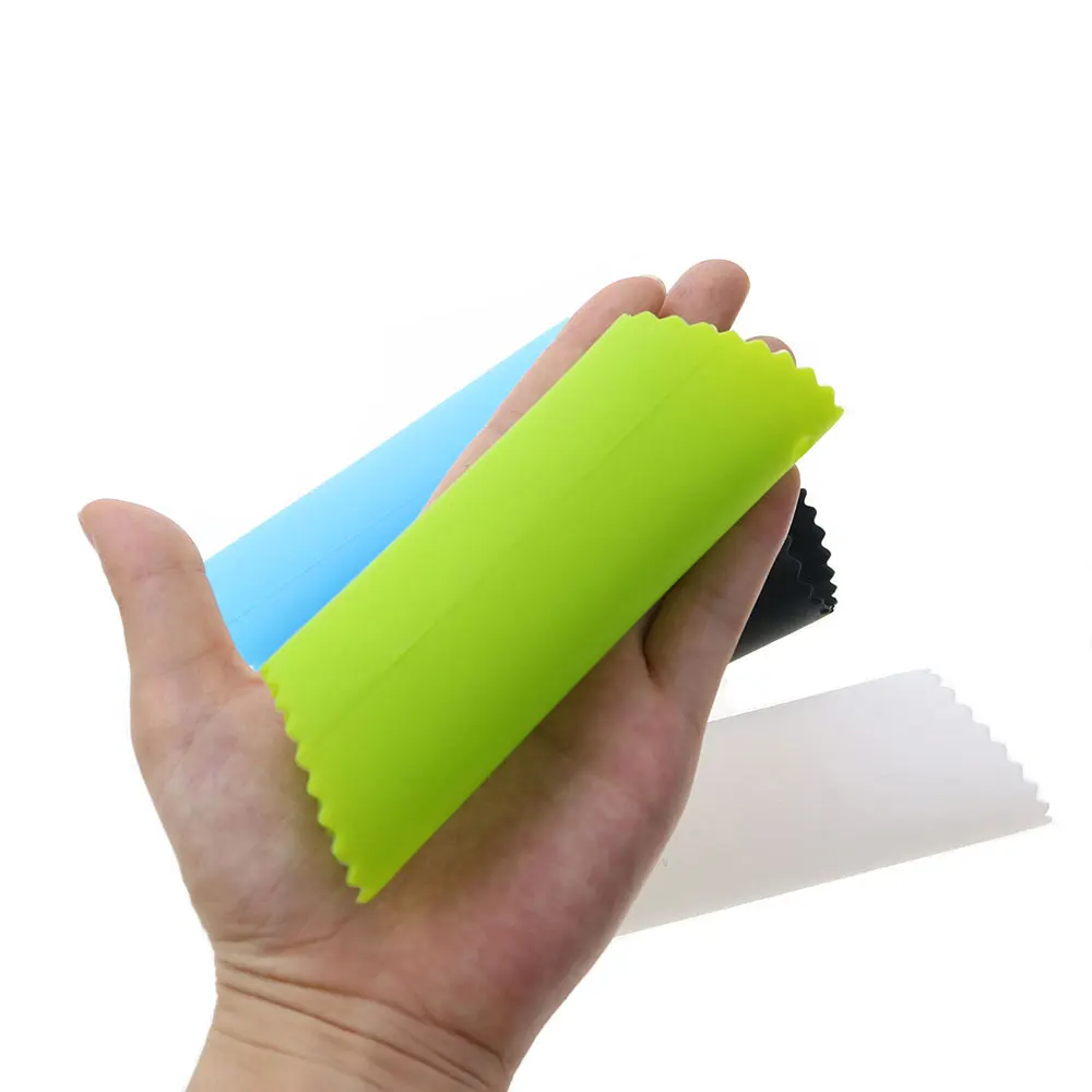 Picture 3: Silicone world Silicone Garlic Peeler Garlic Roller Stripper Silicone Garlic Peeling Tube  Roll Tube Garlic Tools Kitchen Gadge