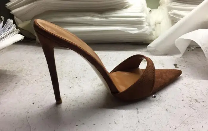 Najnowszy kobieta ciemny Nude Suede wskazał sandały z odkrytymi palcami kobiet Slip On buty na obcasie Sippers pompy sandały buty duży rozmiar 45