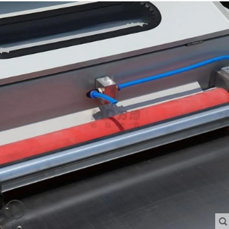 Glossy UV Coating Machine Photo Flyers Coating