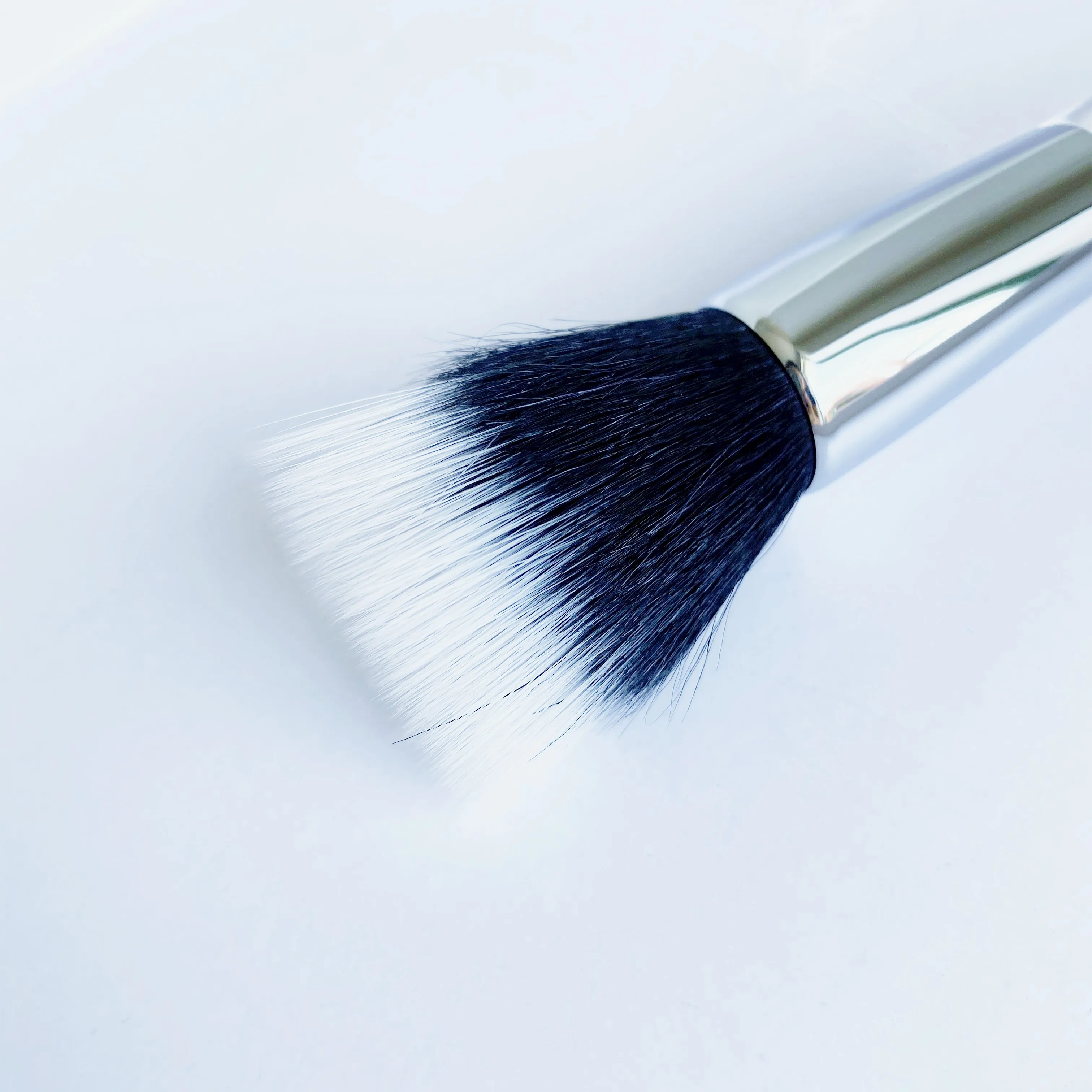 TME-SERIES Mistake Proof Sheer Application Brush - Dual-Fibre Stippling Face Foundation Brush Beauty Makeup blender tool